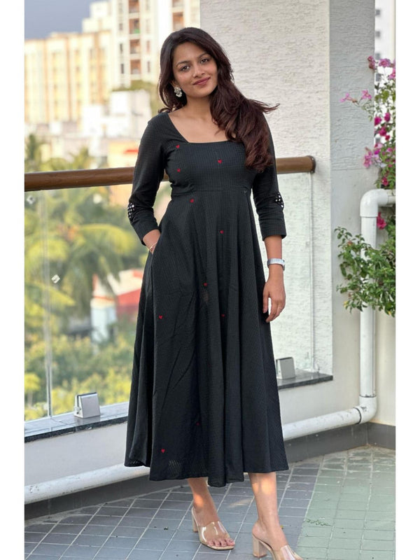 Nayeli Heart Embroidery Black Dress